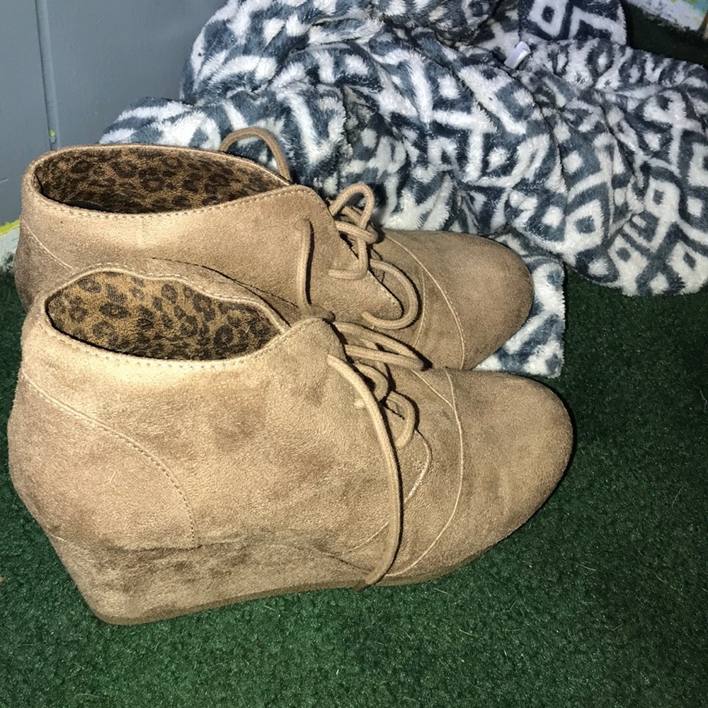 Wedged shoes, size 8 worn only a few times